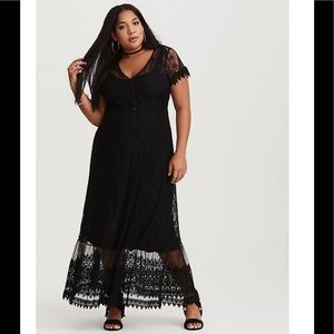 TORRID NWOT BLACK SHEER LACE & MESH MAXI DRESS